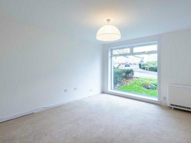 90 Lordburn Place Forfar, Angus, DD8 2DF