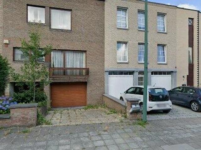 90 m2 apartment for rent in Seraing