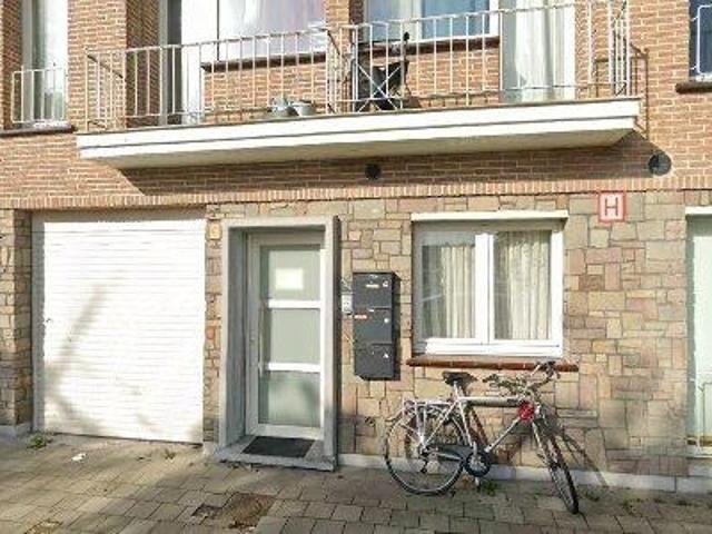 90 m2 apartment for rent in Sint Niklaas