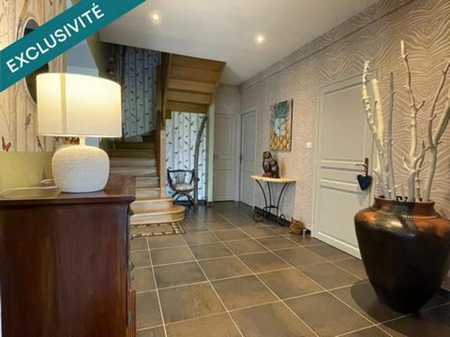 Propriété de caractère de 295 m² habitables à Steenwerck