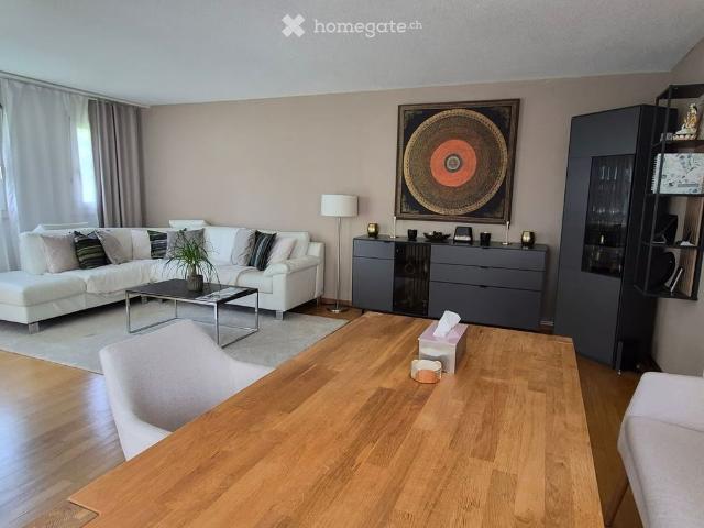 90 m²