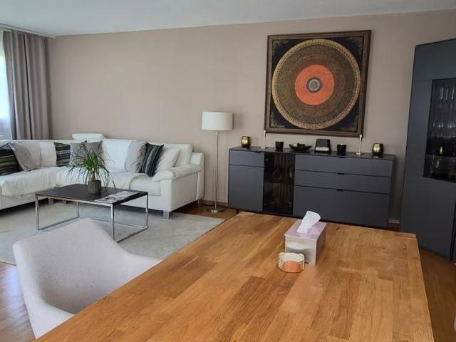 90 m²