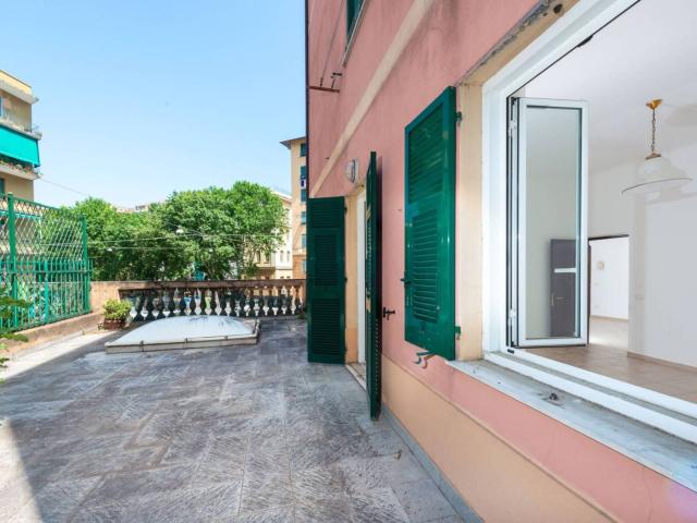 90 mq con terrazzo al piano