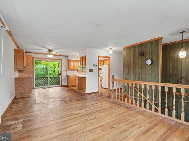 90 Pine Maple Street