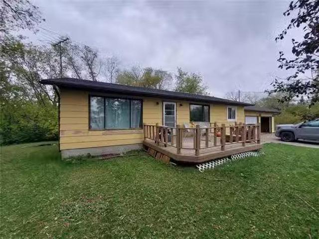 90 Pierson Drive, Tyndall, MB, R0E 2B0 house for sale Listi.