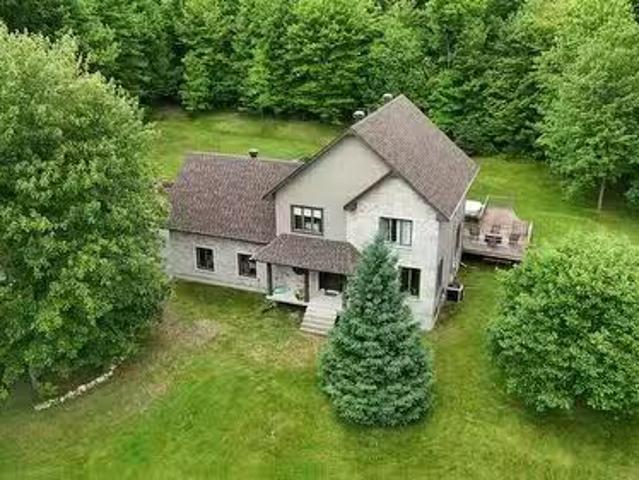 90 Rue Binette, Brownsburg Chatham, QC, J8G 1W8 house for sa.