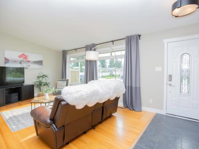 9107 58 Street Nw, Edmonton, AB, T6B 1L3 house for sale | Listing ID E4509 | Royal LePage