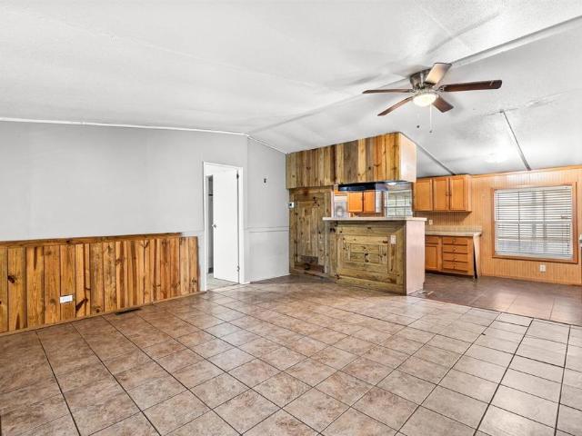 9100 90 th St, Crawford, TX 76638 | MLS #21216