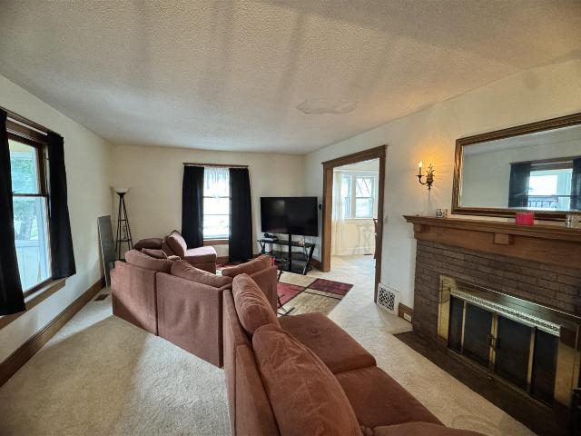 910 3rd Street