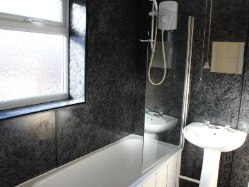 £910.00 PCM, 3 Bed Flat on Simonside Terrace NE6
