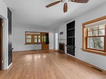 910 Country Club Dr, Pasadena Park, MO 63121 | MLS #26010