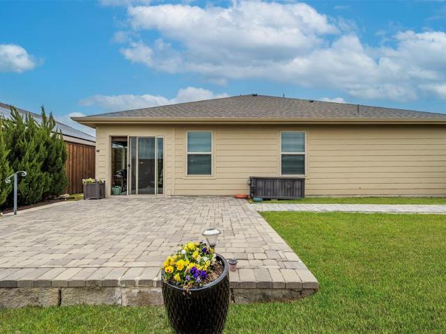 910 Community Way
