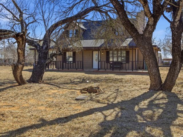910 Cypress St, Jourdanton, TX 78026 | MLS #1936