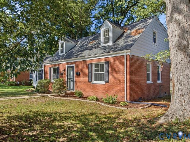 910 Greenway Lane