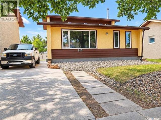 910 Devonshire Drive N, Regina, SK, S4X 2L8 house for sale | Listing ID SK047657 | Royal LePage