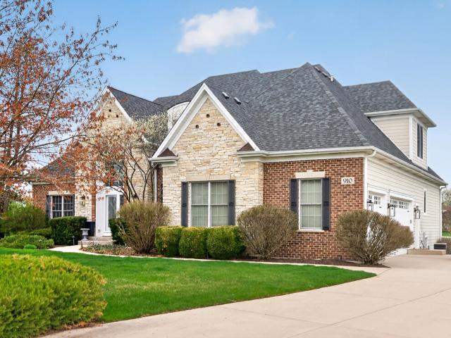 910 Freedom Cir, Sycamore, IL 60178 | MLS #12615