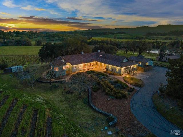 910 Lytton Springs Road, Healdsburg, US, CA