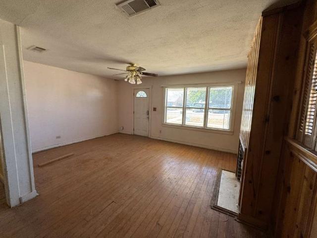 910 S 11th Street