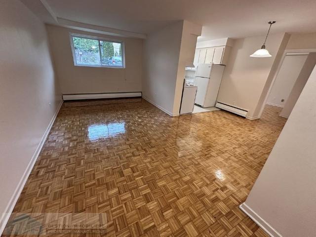 910 Place Sims apartment — Dorval, QC 2 Bedroom 2 Bedroom