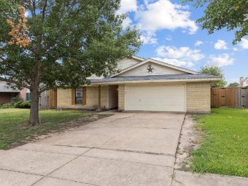 910 Via Valencia, Mesquite, TX 75150 | MLS #63271