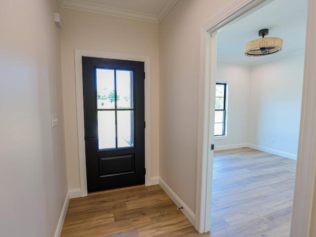 910 Violet Ct Court