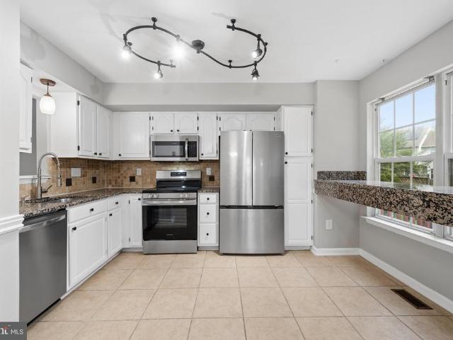 9115 Ridgefield Lane
