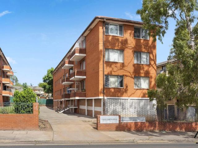 9/116 Elizabeth Drive, Liverpool
