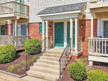 9117 N Swan Cir, St. Louis, MO 63144 | MLS #26005