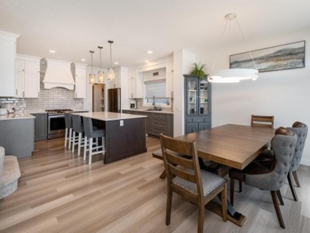 9119 Avenue Nw, Edmonton, AB, T5Z 0S6 house for sale | Listing ID E4508 | Royal LePage