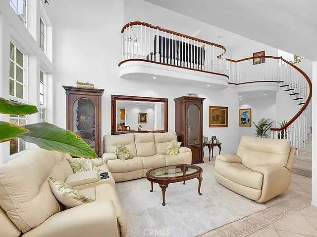9112 Playa Drive