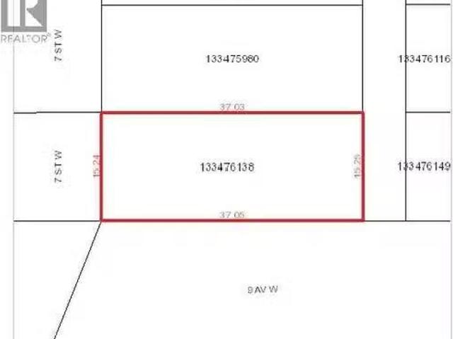 911 7Th Street W, Nipawin, SK, S0E 1E0 vacant land for sale.