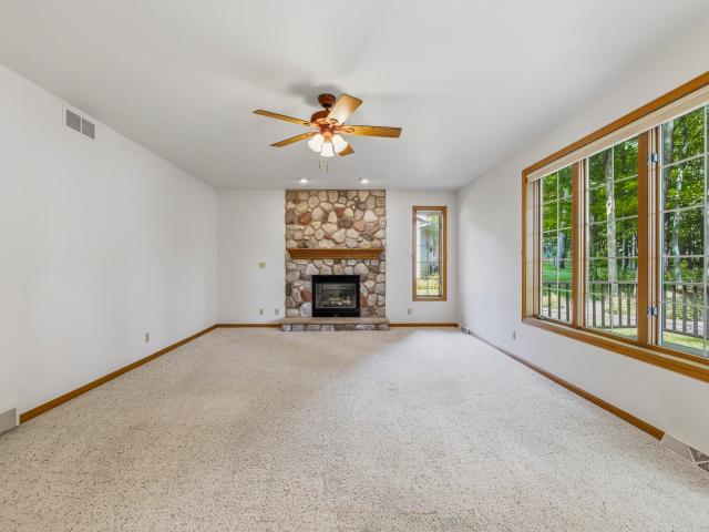 911 Cobblestone Dr