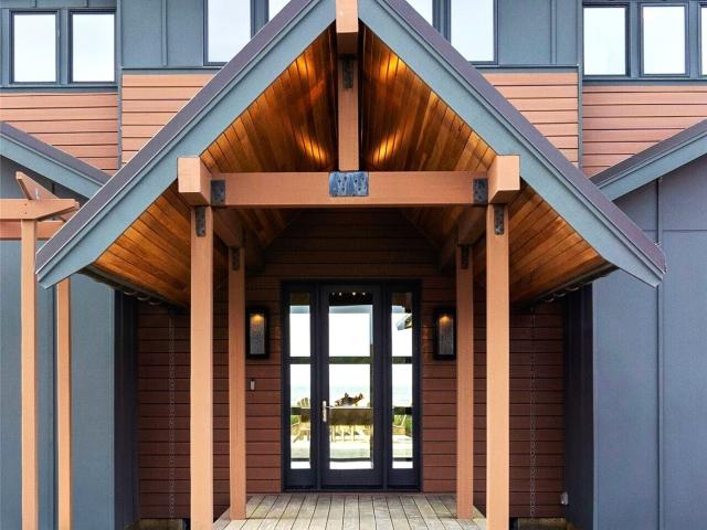 911 Dune Crest