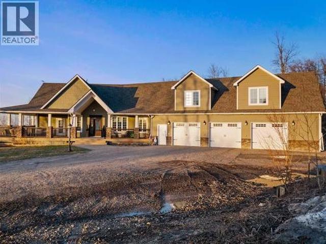 911 Elkridge Trail, Dawson Creek, BC, V1G 5A1 house for sale | Listing ID 10385 | Royal LePage