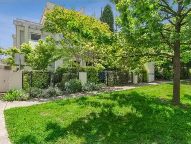 9/11 Forbes Street, Turner Apartment for rent Listed by Amand.