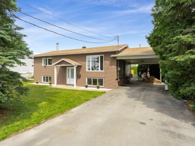 911 Rue Cowie, Granby, QC, J2J 1M9 house for sale | Listing ID 22248 | Royal LePage