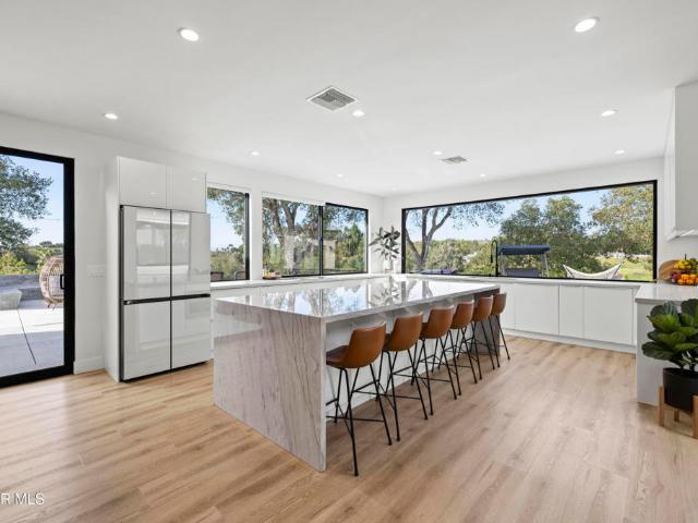 911 Vivian Cir, Newbury Park, CA 91320 | MLS #226000 VC