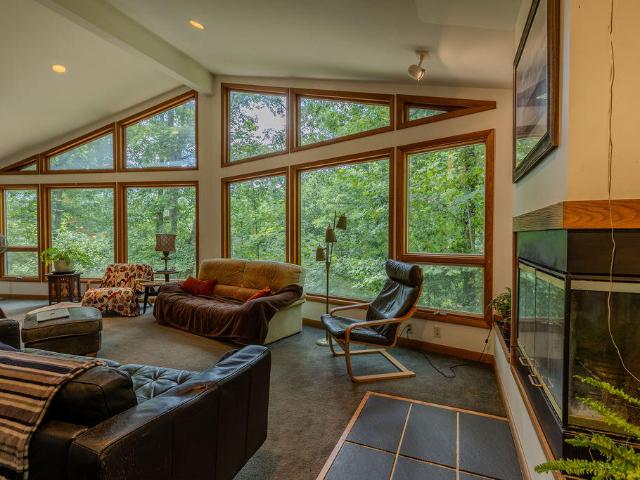 9127 Leatherwood