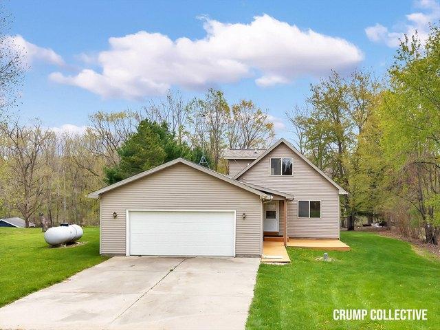 9129 Lakeside Dr, Perrinton, MI 48871