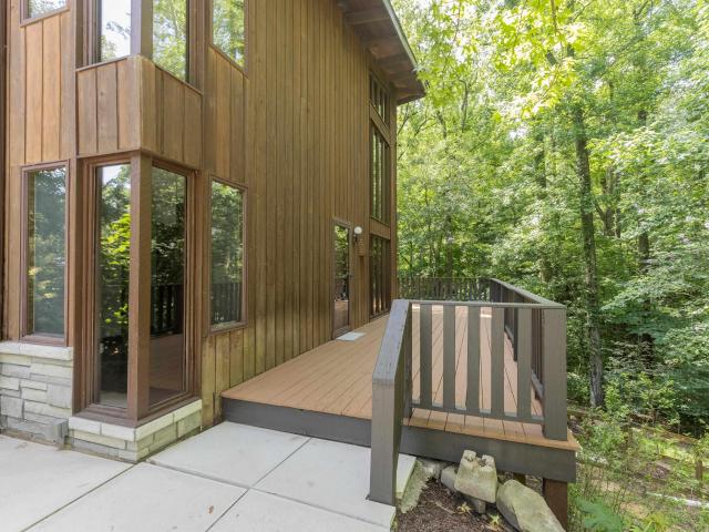 9121 Hickory Ridge Lane