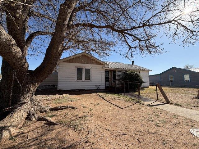 912 Bell Ave, Turkey, TX 79261