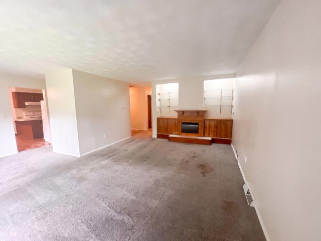 912 Hollycrest Drive