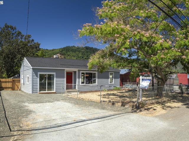 912 s main st