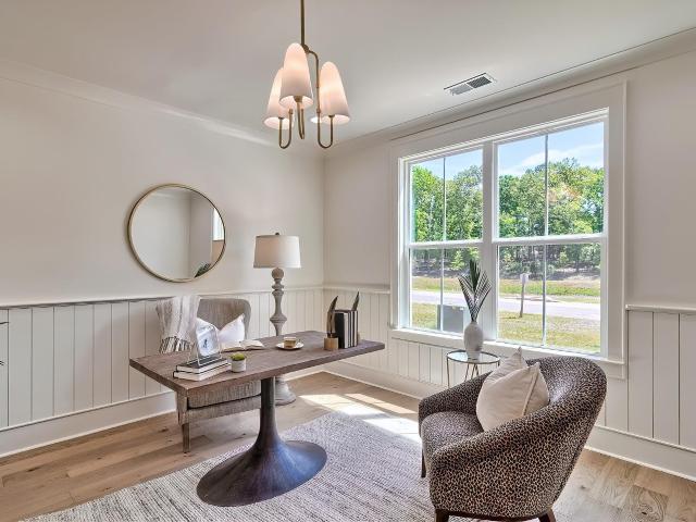 912 Salisbury Court