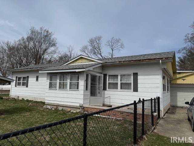 912 W Elm St, Cayuga, IN 47928