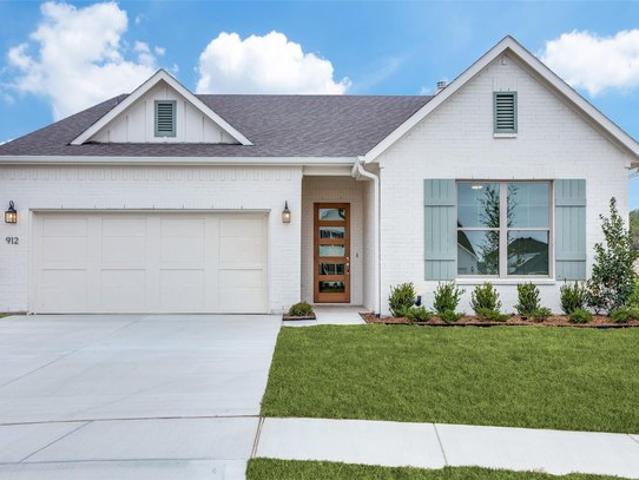 912 Triple Crown Ct, Willow Park, TX 76087