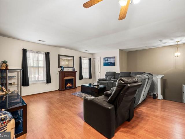 912B Stockton Court