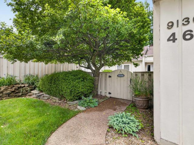 9136 Greenridge Lane