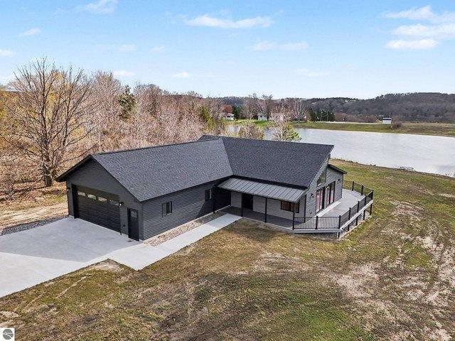 9132 Blue Gill Rd, Ellsworth, MI 49729