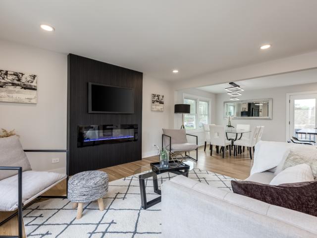 9132 Lincolnwood Dr, Evanston, IL 60203 | MLS #12663